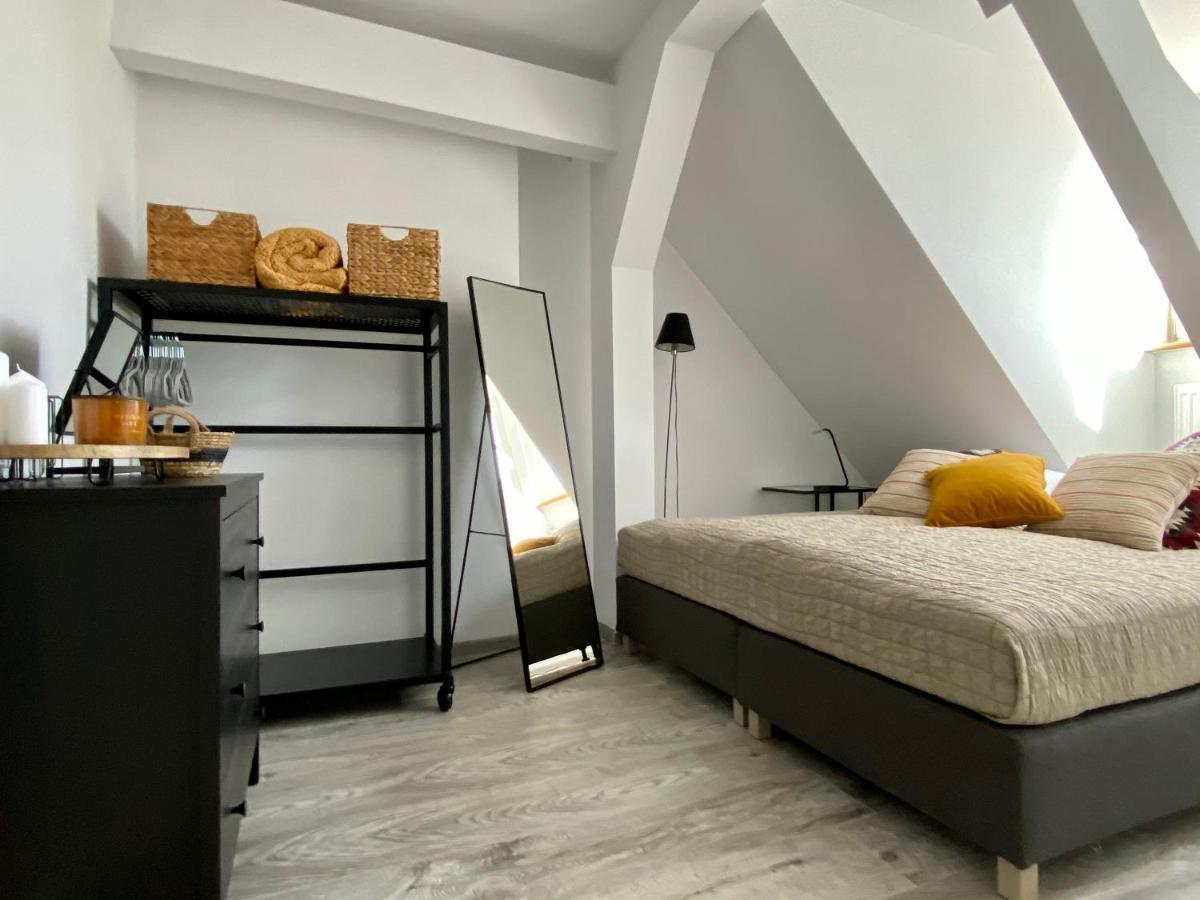 Apartament Hrabala 耶莱尼亚古拉 外观 照片